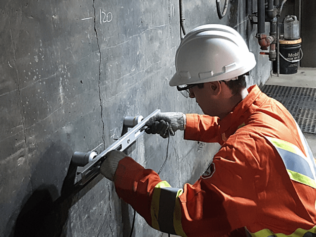 3 métodos para medir la profundidad de grietas en hormigón