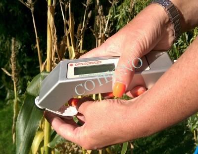 FvFm-meter-close-smaller-400x310-1.jpg