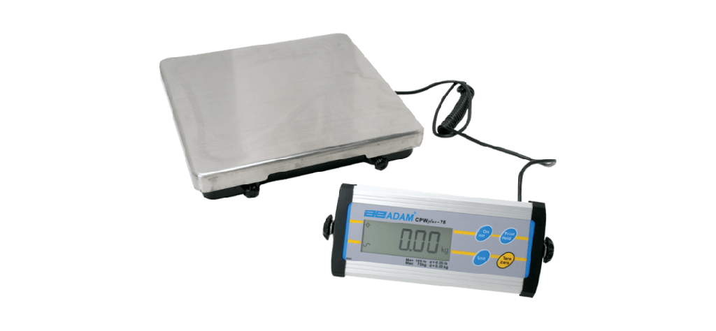 Báscula portátil de 75 kg (165 lb) Compacta y portátil, esta báscula tiene una capacidad de 75 kg (165 lb) y una precisión de 0,02 kg (0,05 lb). El tamaño del plato es de 310 x 305 mm (12,25" x 12"). Puede utilizarse con corriente alterna o baterías y dispone de un estuche rígido de transporte. Báscula portátil de 165 lb (75 kg). Compacta y portátil, esta báscula tiene una capacidad de 75 kg (165 lb) y una precisión de 0,02 kg (0,05 lb). El plato mide 310 x 305 mm (12,25" x 12"). Puede funcionar con corriente alterna o baterías y se ofrece con un estuche rígido de transporte.