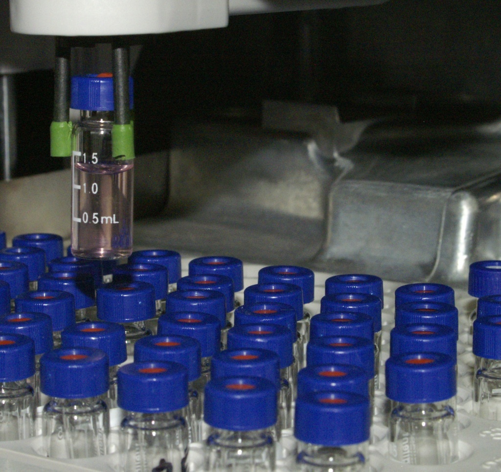 Vial de Vidrio transparente 2ml (12 X 32 MM) - (100pcs/pk) con tapa rosca