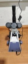 Microscopio trinocular, libre de compensación