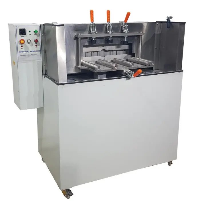 Rectificadora auto 3 probetas 150x300mm/1 cubo 150mm. Incluye disco diam.