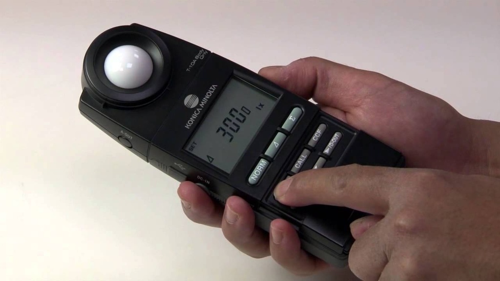 Medidor de iluminancia T-10A (incluye cuerpo principal T-10A, receptor T-10A y accesorios estandar).